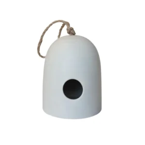 Vogelhuisje van keramiek.